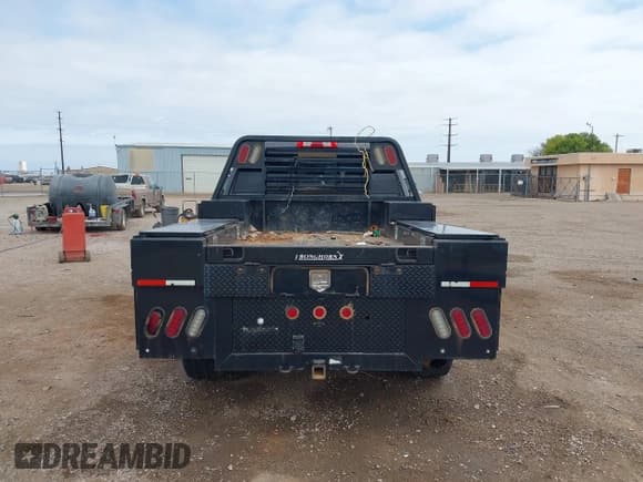 ✅ 2015 Chevrolet Silverado 2500HD LT • VIN: 1GC1KVEG9FF527686 • Lot: 42061516. Listed on IAAI with 248,855 mi. Free auction sales archive from the USA and detailed vehicle history report at DreamBid. Image 16.