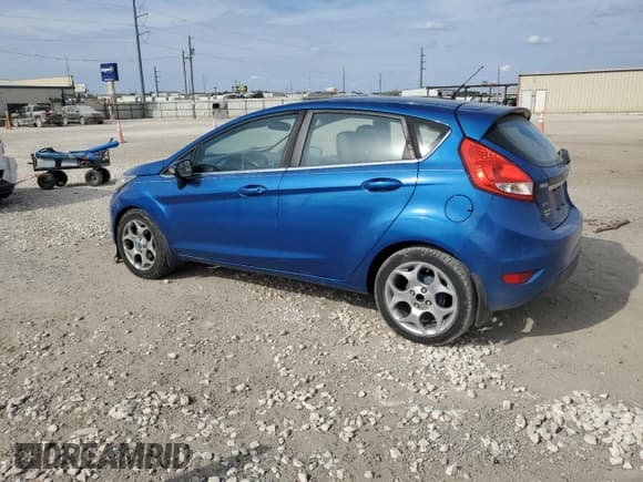 ✅ 2011 Ford Fiesta SES • VIN: 3FADP4FJXBM108667 • Lot: 90138635. Wystawiony na Copart z przebiegiem 136 870 mil. Bezpłatny archiwum sprzedaży aukcyjnych z USA i szczegółowy raport historii pojazdu na DreamBid. Zdjęcie 2.