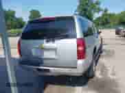 2014 Chevrolet Suburban LT z VIN 1GNSKJE70ER215516, wystawiony jako IAAI lot #42892191 z przebiegiem 201 872 mil mil oraz . Historia ofert i sprzedaży dostępna na DreamBid. Obrazek 16.