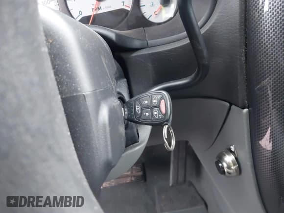 ✅ 2005 Dodge Caravan SXT • VIN: 2D4GP44L65R148904 • Lot: 43863888. Wystawiony na IAAI z przebiegiem 142 934 mil. Bezpłatny archiwum sprzedaży aukcyjnych z USA i szczegółowy raport historii pojazdu na DreamBid. Zdjęcie 11.