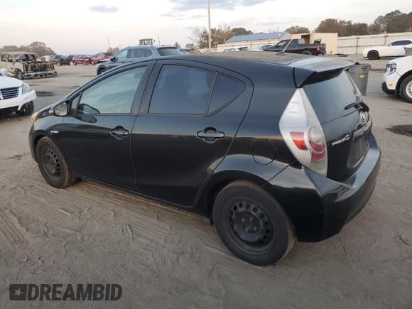 ✅ 2014 Toyota Prius Two • VIN: JTDKDTB38E1561084 • Лот: 93500535. Опубликован ранее на Copart с пробегом 200 674 миль. Бесплатный доступ к архиву аукционных продаж из США и подробный отчёт об истории автомобиля на DreamBid. Изображение 2.