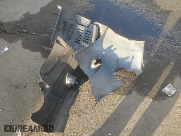 ✅ 2011 Lexus RX 450h • VIN: JTJBC1BAXB2037055 • Lot: 89740705. Listed on Copart with 140,876 mi. Free auction sales archive from the USA and detailed vehicle history report at DreamBid. Image 12.