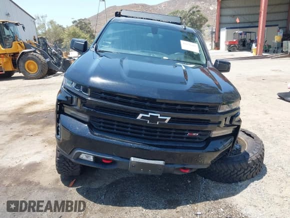 ✅ 2022 Chevrolet Silverado 1500 LT Trail Boss • VIN: 3GCPYFED3NG191955 • Lot: 42676283. Wystawiony na IAAI z przebiegiem 48 933 mil. Bezpłatny archiwum sprzedaży aukcyjnych z USA i szczegółowy raport historii pojazdu na DreamBid. Zdjęcie 12.