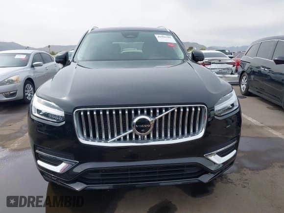 ✅ 2023 Volvo XC90 Plus • VIN: YV4L12PN0P1973047 • Lot: 41906702. Listed on IAAI with 20,615 mi. Free auction sales archive from the USA and detailed vehicle history report at DreamBid. Image 12.