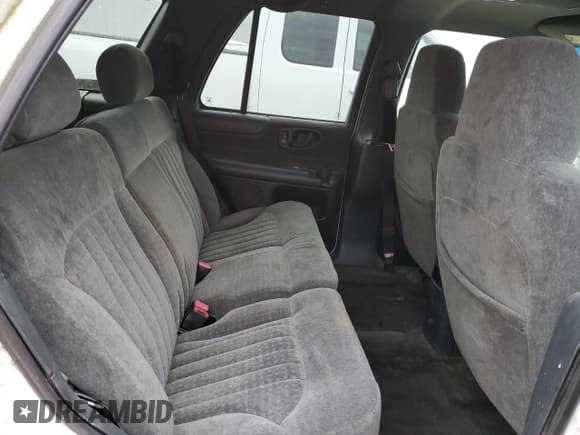 ✅ 2002 Chevrolet Blazer LS • VIN: 1GNDT13W52K169699 • Lot: 45846975. Wystawiony na Copart z przebiegiem 292 270 mil. Bezpłatny archiwum sprzedaży aukcyjnych z USA i szczegółowy raport historii pojazdu na DreamBid. Zdjęcie 10.