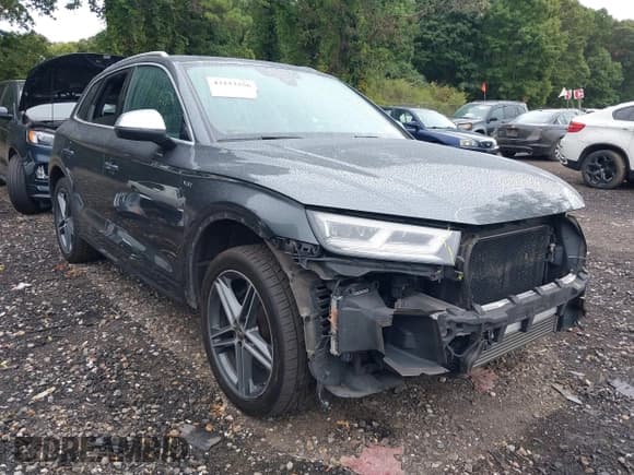 ✅ 2018 Audi SQ5 Prestige • VIN: WA1C4AFY6J2061079 • Лот: 43233256. Опубликован ранее на IAAI с пробегом 169 125 миль. Бесплатный доступ к архиву аукционных продаж из США и подробный отчёт об истории автомобиля на DreamBid. Изображение 1.