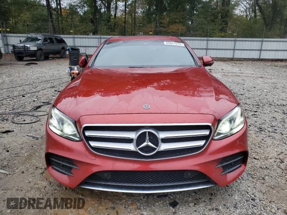 ✅ 2019 Mercedes-Benz E 300 • VIN: WDDZF4JB9KA631894 • Lot: 89841075. Wystawiony na Copart z przebiegiem 106 539 mil. Bezpłatny archiwum sprzedaży aukcyjnych z USA i szczegółowy raport historii pojazdu na DreamBid. Zdjęcie 5.
