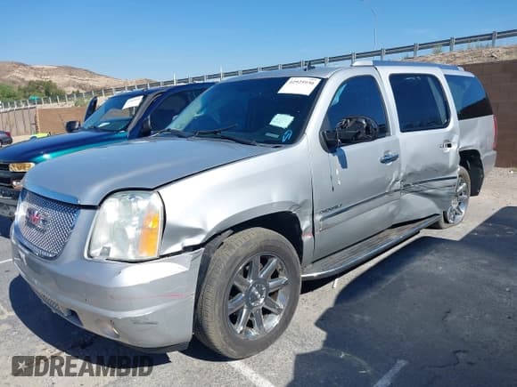 ✅ 2011 GMC Yukon XL Denali • VIN: 1GKS2MEF8BR285394 • Лот: 42925930. Опубликован ранее на IAAI с пробегом 175 188 миль. Бесплатный доступ к архиву аукционных продаж из США и подробный отчёт об истории автомобиля на DreamBid. Изображение 2.