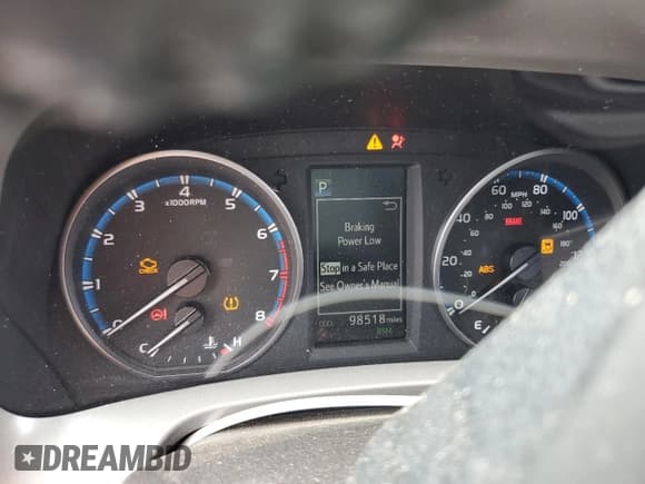 ✅ 2018 Toyota RAV4 XLE • VIN: 2T3RFREVXJW734950 • Lot: 58436135. Wystawiony na Copart z przebiegiem 98 518 mil. Bezpłatny archiwum sprzedaży aukcyjnych z USA i szczegółowy raport historii pojazdu na DreamBid. Zdjęcie 9.