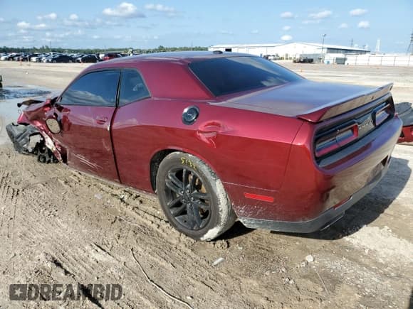 ✅ 2019 Dodge Challenger SXT • VIN: 2C3CDZGG2KH541630 • Lot: 49650123. Wystawiony na Copart z przebiegiem 108 294 mil. Bezpłatny archiwum sprzedaży aukcyjnych z USA i szczegółowy raport historii pojazdu na DreamBid. Zdjęcie 2.