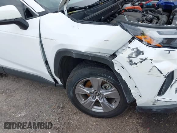 ✅ 2022 Toyota RAV4 Hybrid XLE • VIN: 4T3RWRFV4NU080211 • Lot: 42399810. Wystawiony na IAAI z przebiegiem 101 205 mil. Bezpłatny archiwum sprzedaży aukcyjnych z USA i szczegółowy raport historii pojazdu na DreamBid. Zdjęcie 6.