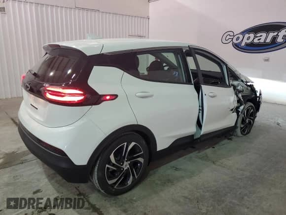 2023 Chevrolet Bolt EV 2LT z VIN 1G1FX6S04P4193187, wystawiony jako Copart lot #41302074 z przebiegiem 912 mil mil oraz . Historia ofert i sprzedaży dostępna na DreamBid. Obrazek 3.