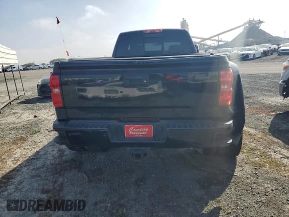 ✅ 2016 GMC Sierra 3500HD Denali • VIN: 1GT42YE85GF153487 • Lot: 57527035. Wystawiony na Copart z przebiegiem 110 059 mil. Bezpłatny archiwum sprzedaży aukcyjnych z USA i szczegółowy raport historii pojazdu na DreamBid. Zdjęcie 6.