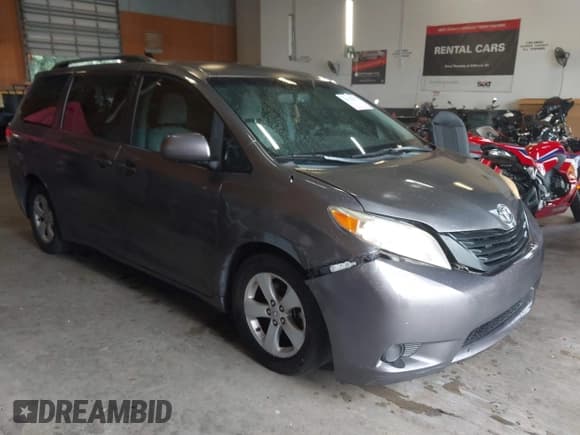 ✅ 2014 Toyota Sienna LE AAS • VIN: 5TDKK3DC8ES487963 • Lot: 43192797. Listed on IAAI with 229,003 mi. Free auction sales archive from the USA and detailed vehicle history report at DreamBid. Image 1.