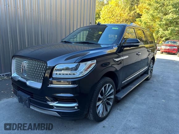 ✅ 2018 Lincoln Navigator Select • VIN: 5LMJJ3JT6JEL15197 • Lot: 43779212. Wystawiony na IAAI z przebiegiem 224 092 mil. Bezpłatny archiwum sprzedaży aukcyjnych z USA i szczegółowy raport historii pojazdu na DreamBid. Zdjęcie 2.