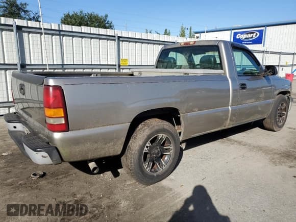 ✅ 2002 Chevrolet Silverado 1500 • VIN: 1GCEC14W12Z340242 • Лот: 77856764. Опубликован ранее на Copart с пробегом 272 578 миль. Бесплатный доступ к архиву аукционных продаж из США и подробный отчёт об истории автомобиля на DreamBid. Изображение 3.