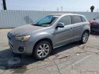 2013 Mitsubishi Outlander SE z VIN 4A4AR4AU3DE016178, wystawiony jako Copart lot #64701795 z przebiegiem 192 804 mil mil oraz Czysty tytuł • Clean title. Historia ofert i sprzedaży dostępna na DreamBid. Obrazek 1.
