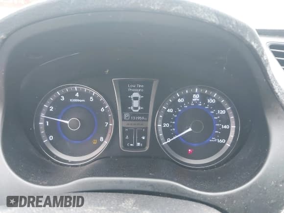 ✅ 2013 Hyundai Azera • VIN: KMHFG4JG7DA199553 • Лот: 42218944. Опубликован ранее на IAAI с пробегом 131 959 миль. Бесплатный доступ к архиву аукционных продаж из США и подробный отчёт об истории автомобиля на DreamBid. Изображение 7.