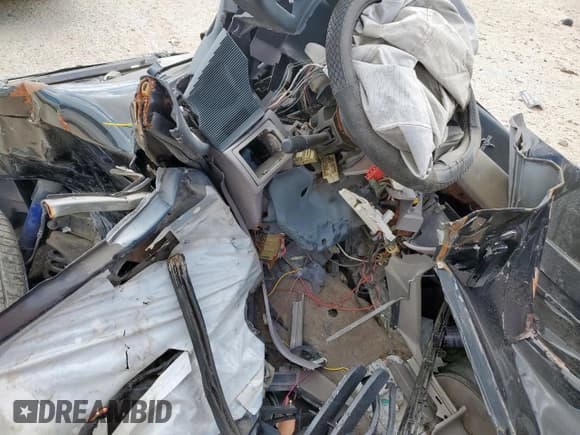 ✅ 1991 Ford Mustang GT • VIN: 1FACP42E4MF174056 • Lot: 61041485. Wystawiony na Copart z przebiegiem Nie podano. Bezpłatny archiwum sprzedaży aukcyjnych z USA i szczegółowy raport historii pojazdu na DreamBid. Zdjęcie 8.