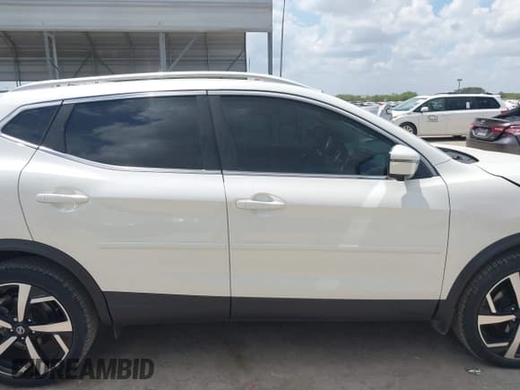 ✅ 2022 Nissan Rogue SL • VIN: JN1BJ1CV7NW348582 • Lot: 43062057. Wystawiony na IAAI z przebiegiem 21 394 mil. Bezpłatny archiwum sprzedaży aukcyjnych z USA i szczegółowy raport historii pojazdu na DreamBid. Zdjęcie 13.