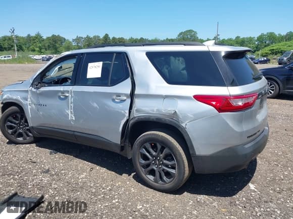 ✅ 2021 Chevrolet Traverse RS • VIN: 1GNEVJKW5MJ166410 • Lot: 42578250. Wystawiony na IAAI z przebiegiem 61 088 mil. Bezpłatny archiwum sprzedaży aukcyjnych z USA i szczegółowy raport historii pojazdu na DreamBid. Zdjęcie 14.