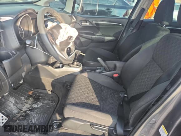 ✅ 2015 Honda Fit LX • VIN: 3HGGK5G5XFM771354 • Лот: 84026785. Опубликован ранее на Copart с пробегом 172 824 миль. Бесплатный доступ к архиву аукционных продаж из США и подробный отчёт об истории автомобиля на DreamBid. Изображение 7.