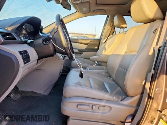 ✅ 2017 Honda Odyssey Touring • VIN: 5FNRL5H96HB007546 • Лот: 91997785. Опубликован ранее на Copart с пробегом 294 183 миль. Бесплатный доступ к архиву аукционных продаж из США и подробный отчёт об истории автомобиля на DreamBid. Изображение 7.