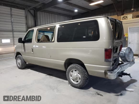 ✅ 2007 Ford Econoline Passenger XL • VIN: 1FBNE31L47DA80217 • Lot: 84549594. Wystawiony na Copart z przebiegiem 110 199 mil. Bezpłatny archiwum sprzedaży aukcyjnych z USA i szczegółowy raport historii pojazdu na DreamBid. Zdjęcie 2.