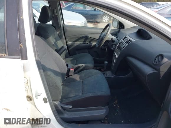 ✅ 2009 Toyota Yaris • VIN: JTDBT903791302617 • Лот: 43646110. Опубликован ранее на IAAI с пробегом 199 735 миль. Бесплатный доступ к архиву аукционных продаж из США и подробный отчёт об истории автомобиля на DreamBid. Изображение 5.