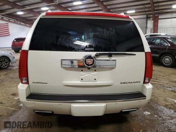 ✅ 2013 Cadillac Escalade Platinum Edition • VIN: 1GYS4DEF1DR261392 • Lot: 52046685. Listed on Copart with 179,340 mi. Free auction sales archive from the USA and detailed vehicle history report at DreamBid. Image 6.