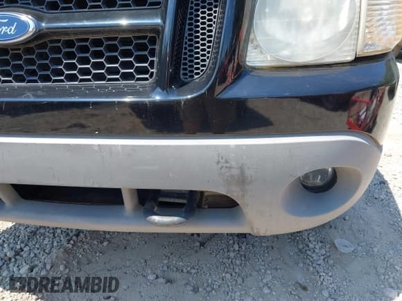 ✅ 2001 Ford Explorer Sport Trac • VIN: 1FMZU77EX1UA86462 • Lot: 42822624. Wystawiony na IAAI z przebiegiem 107 808 mil. Bezpłatny archiwum sprzedaży aukcyjnych z USA i szczegółowy raport historii pojazdu na DreamBid. Zdjęcie 6.