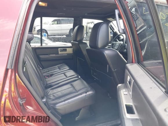 ✅ 2016 Ford Expedition XLT • VIN: 1FMJU1JT9GEF42259 • Lot: 42021710. Wystawiony na IAAI z przebiegiem 149 348 mil. Bezpłatny archiwum sprzedaży aukcyjnych z USA i szczegółowy raport historii pojazdu na DreamBid. Zdjęcie 8.