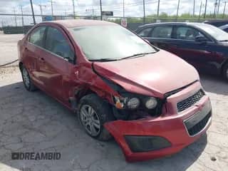 2012 Chevrolet Sonic LT z VIN 1G1JC5SH2C4168644, wystawiony jako IAAI lot #43275899 z przebiegiem 96 000 mil mil oraz . Historia ofert i sprzedaży dostępna na DreamBid. Obrazek 1.