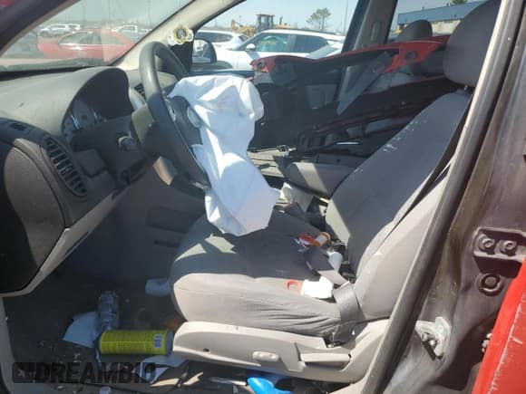 ✅ 2006 Saturn VUE • VIN: 5GZCZ33D36S881615 • Lot: 54104365. Wystawiony na Copart z przebiegiem Nie podano. Bezpłatny archiwum sprzedaży aukcyjnych z USA i szczegółowy raport historii pojazdu na DreamBid. Zdjęcie 7.