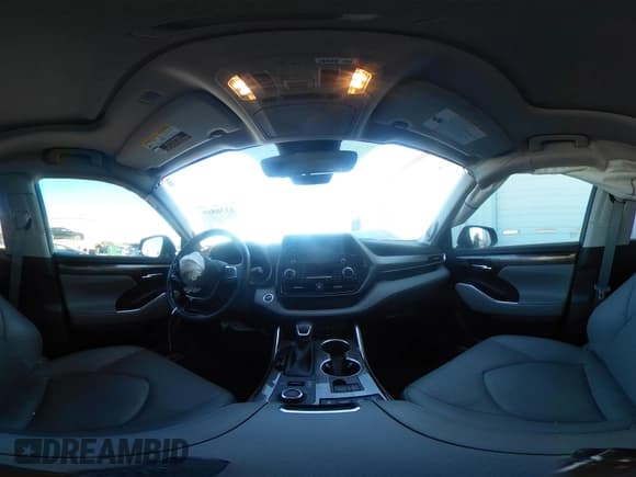 ✅ 2020 Toyota Highlander Limited • VIN: 5TDDZRBH5LS015903 • Lot: 43308080. Wystawiony na IAAI z przebiegiem 48 286 mil. Bezpłatny archiwum sprzedaży aukcyjnych z USA i szczegółowy raport historii pojazdu na DreamBid. Zdjęcie 18.