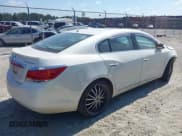 ✅ 2013 Buick LaCrosse Leather • VIN: 1G4GC5ER0DF293374 • Lot: 40529730. Wystawiony na IAAI z przebiegiem 159 873 mil. Bezpłatny archiwum sprzedaży aukcyjnych z USA i szczegółowy raport historii pojazdu na DreamBid. Zdjęcie 4.
