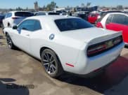 ✅ 2021 Dodge Challenger R/T • VIN: 2C3CDZBT0MH651440 • Lot: 43581247. Wystawiony na IAAI z przebiegiem 18 078 mil. Bezpłatny archiwum sprzedaży aukcyjnych z USA i szczegółowy raport historii pojazdu na DreamBid. Zdjęcie 3.