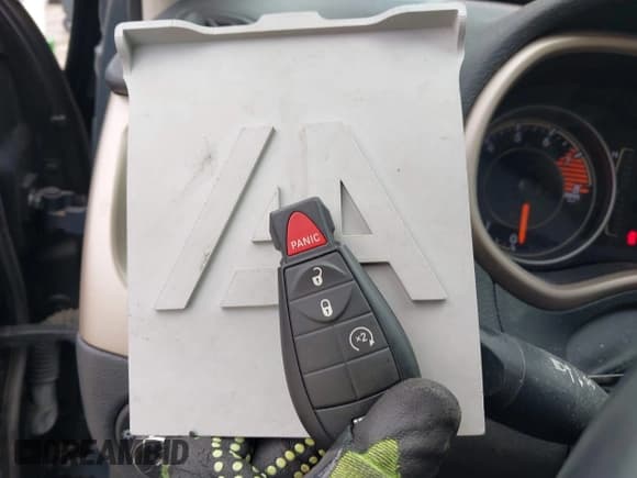 ✅ 2017 Jeep Cherokee Latitude • VIN: 1C4PJMCS7HW571395 • Lot: 42499112. Listed on IAAI with 117,585 mi. Free auction sales archive from the USA and detailed vehicle history report at DreamBid. Image 11.