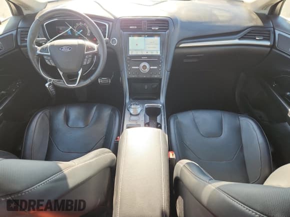 ✅ 2017 Ford Fusion Titanium • VIN: 3FA6P0D93HR299242 • Лот: 90472725. Опубликован ранее на Copart с пробегом 26 770 миль. Бесплатный доступ к архиву аукционных продаж из США и подробный отчёт об истории автомобиля на DreamBid. Изображение 8.