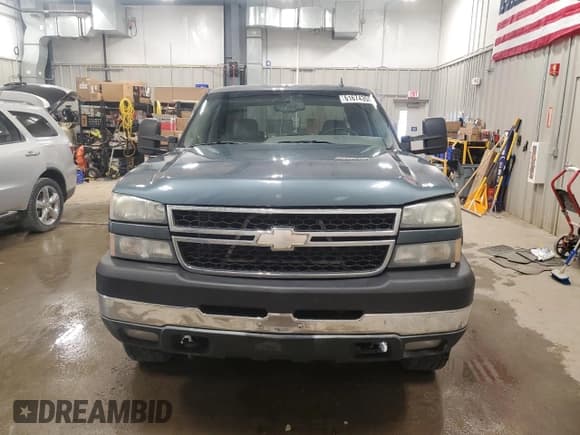 ✅ 2006 Chevrolet Silverado 2500HD LT3 • VIN: 1GCHK23U26F271526 • Лот: 63318455. Опубликован ранее на Copart с пробегом 202 510 миль. Бесплатный доступ к архиву аукционных продаж из США и подробный отчёт об истории автомобиля на DreamBid. Изображение 5.