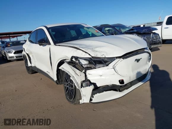 ✅ 2025 Ford Mustang Mach-E Premium • VIN: 3FMTK3R41SMA26214 • Лот: 43551956. Опубликован ранее на IAAI с пробегом 4 404 миль. Бесплатный доступ к архиву аукционных продаж из США и подробный отчёт об истории автомобиля на DreamBid. Изображение 6.