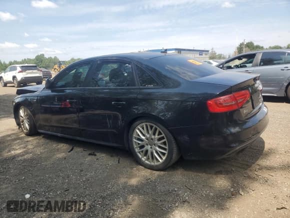 ✅ 2015 Audi A4 Komfort • VIN: WAUBFCFL1FN024617 • Lot: 66335125. Wystawiony na Copart z przebiegiem Nie podano. Bezpłatny archiwum sprzedaży aukcyjnych z USA i szczegółowy raport historii pojazdu na DreamBid. Zdjęcie 2.
