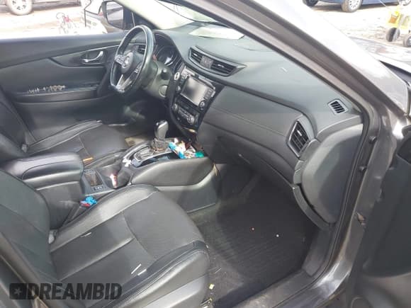 ✅ 2018 Nissan Rogue SL • VIN: 5N1AT2MV5JC728227 • Lot: 42982158. Wystawiony na IAAI z przebiegiem 178 919 mil. Bezpłatny archiwum sprzedaży aukcyjnych z USA i szczegółowy raport historii pojazdu na DreamBid. Zdjęcie 5.