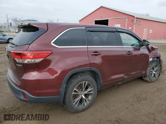 ✅ 2017 Toyota Highlander Hybrid LE • VIN: 5TDBGRFHXHS027902 • Лот: 78424313. Опубликован ранее на Copart с пробегом 325 701 миль. Бесплатный доступ к архиву аукционных продаж из США и подробный отчёт об истории автомобиля на DreamBid. Изображение 3.