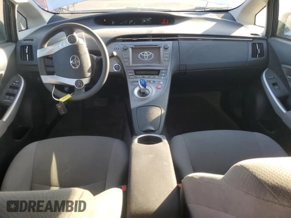 ✅ 2014 Toyota Prius Four • VIN: JTDKN3DUXE0380724 • Lot: 90491605. Wystawiony na Copart z przebiegiem 120 046 mil. Bezpłatny archiwum sprzedaży aukcyjnych z USA i szczegółowy raport historii pojazdu na DreamBid. Zdjęcie 8.