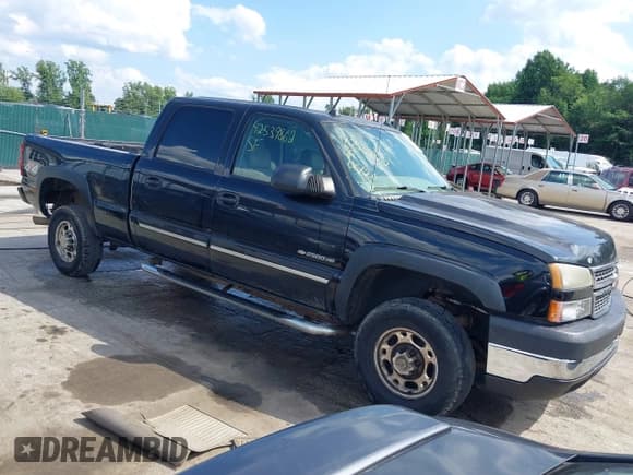 ✅ 2005 Chevrolet Silverado 2500HD LT3 • VIN: 1GCHK23G35F931582 • Лот: 42539862. Опубликован ранее на IAAI с пробегом 131 840 миль. Бесплатный доступ к архиву аукционных продаж из США и подробный отчёт об истории автомобиля на DreamBid. Изображение 1.
