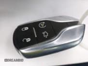 ✅ 2019 Maserati Ghibli • VIN: ZAM57XSA4K1325856 • Lot: 43358143. Wystawiony na IAAI z przebiegiem 44 410 mil. Bezpłatny archiwum sprzedaży aukcyjnych z USA i szczegółowy raport historii pojazdu na DreamBid. Zdjęcie 11.