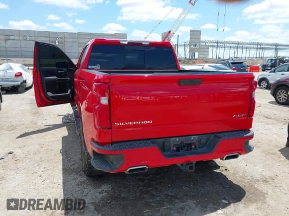 ✅ 2021 Chevrolet Silverado 1500 RST • VIN: 3GCUYEED4MG183407 • Lot: 42458607. Wystawiony na IAAI z przebiegiem 118 382 mil. Bezpłatny archiwum sprzedaży aukcyjnych z USA i szczegółowy raport historii pojazdu na DreamBid. Zdjęcie 3.