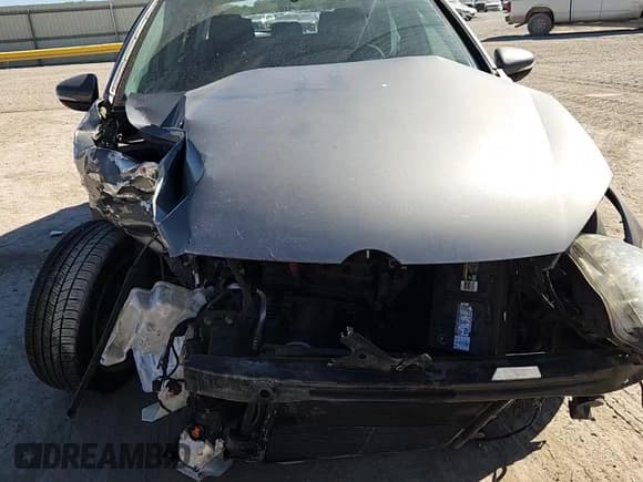 ✅ 2011 Volkswagen Golf • VIN: WVWDB7AJ2BW329925 • Lot: 89714015. Listed on Copart with 196,306 mi. Free auction sales archive from the USA and detailed vehicle history report at DreamBid. Image 14.