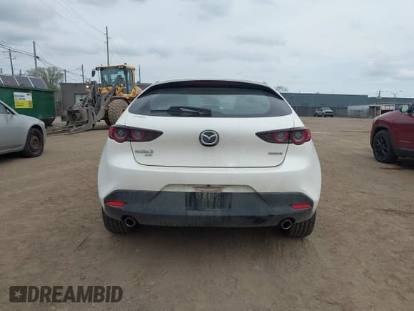 ✅ 2021 Mazda 3 Select • VIN: JM1BPBKL5M1339375 • Lot: 42124690. Listed on IAAI with 43,793 mi. Free auction sales archive from the USA and detailed vehicle history report at DreamBid. Image 16.